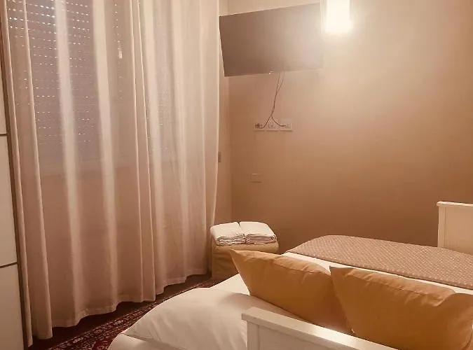 Incantevole A Lejlighed Piacenza