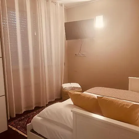 Incantevole A Apartamento Placência